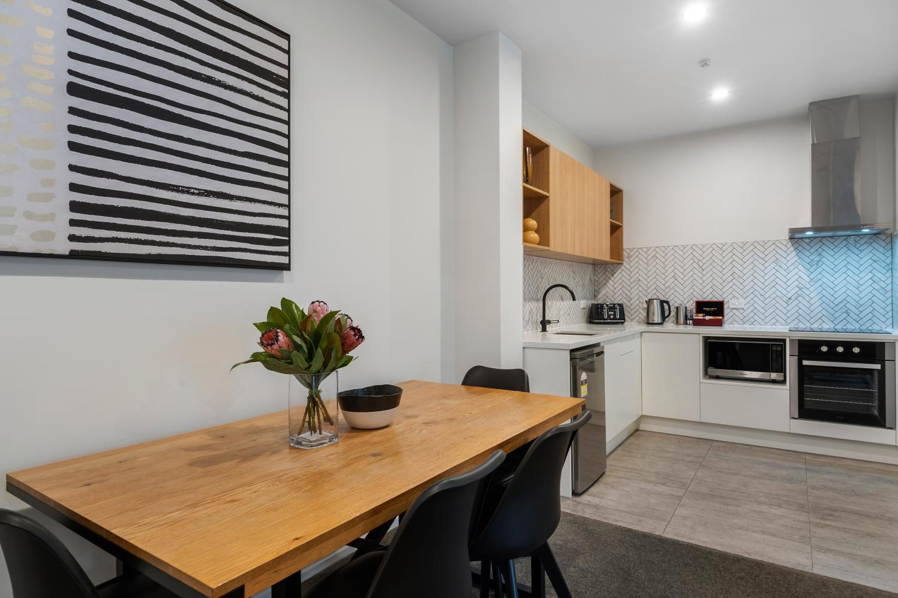 Фото Southwark Hotel & Apartments