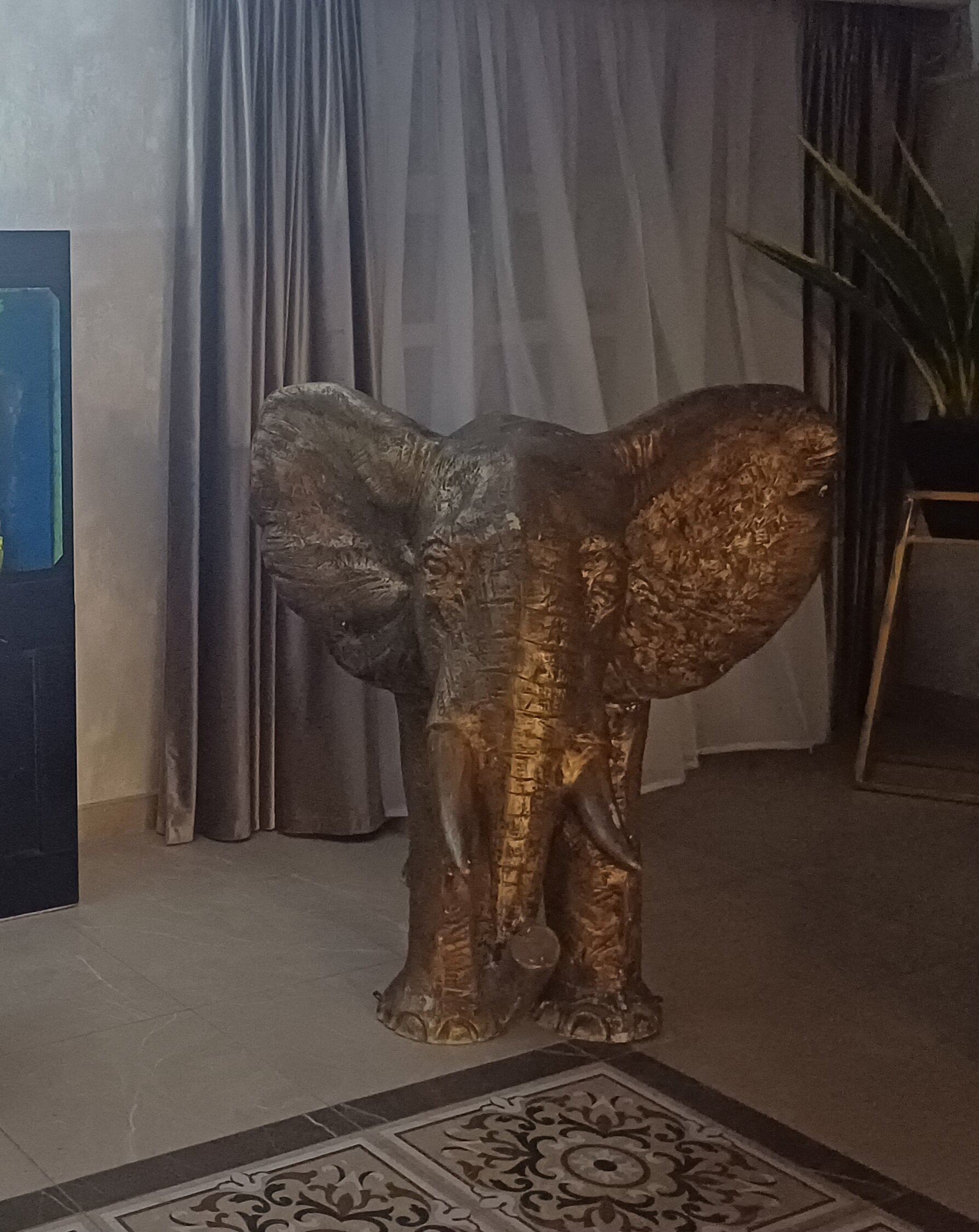 Фото Золотой слон