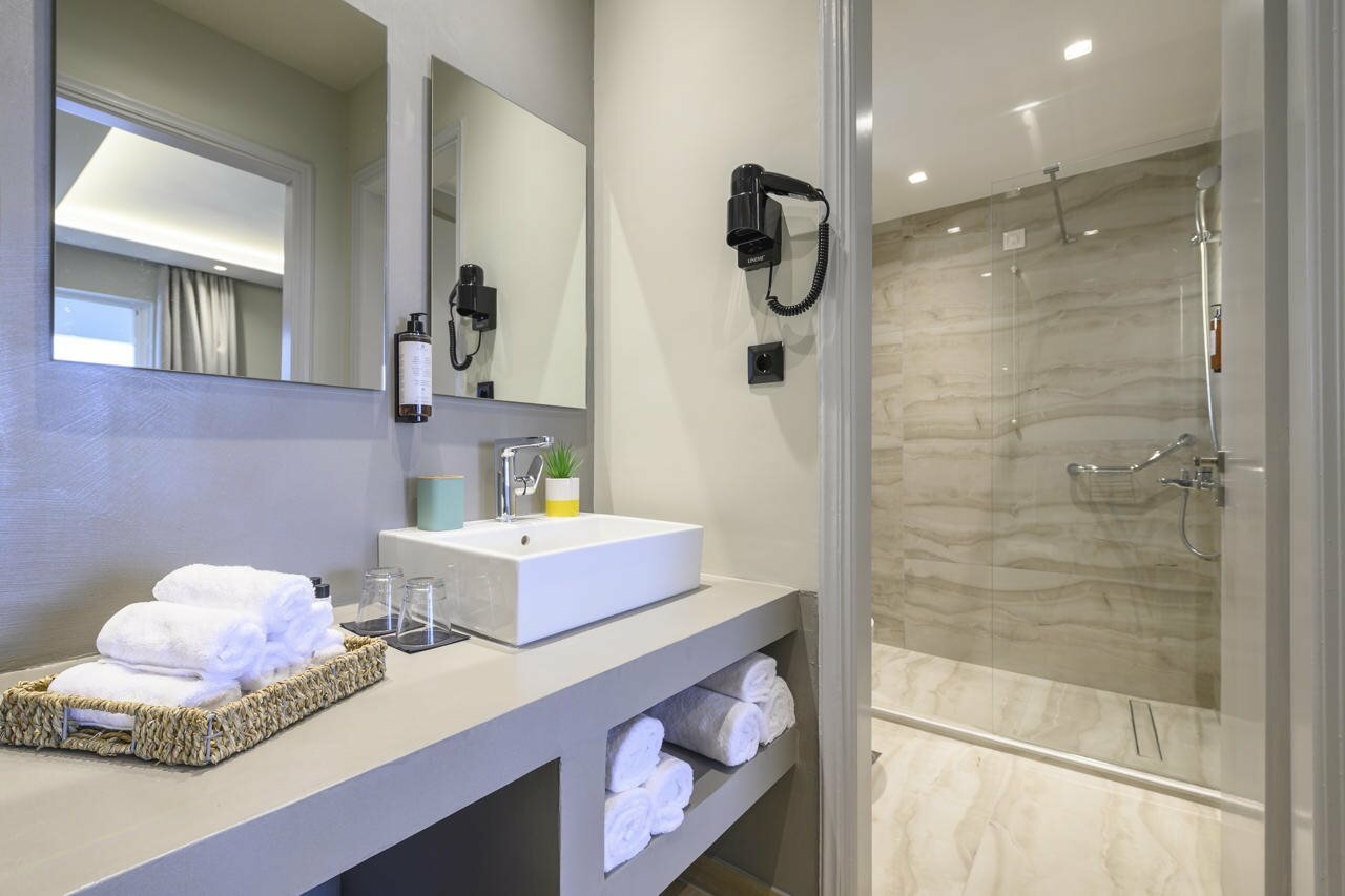 Фото Nicolas Grand Suites - Adults Only