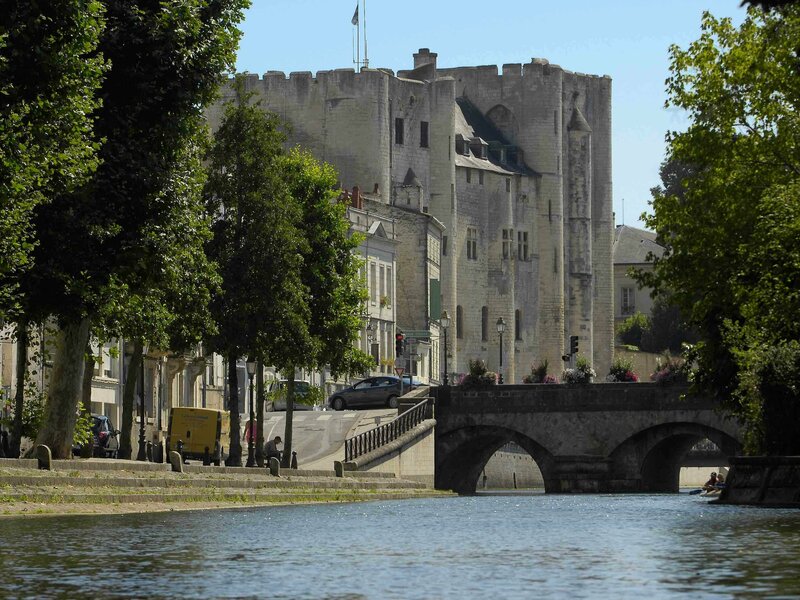 Гостиница Mercure Niort Marais Poitevin в Ньоре