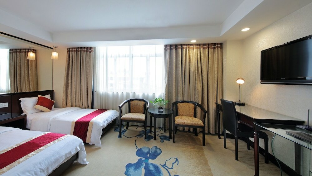 Фото New World Hotel