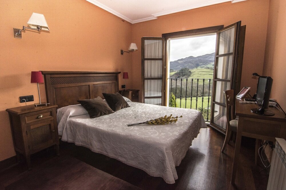 Фото Hotel Puerta del Oriente