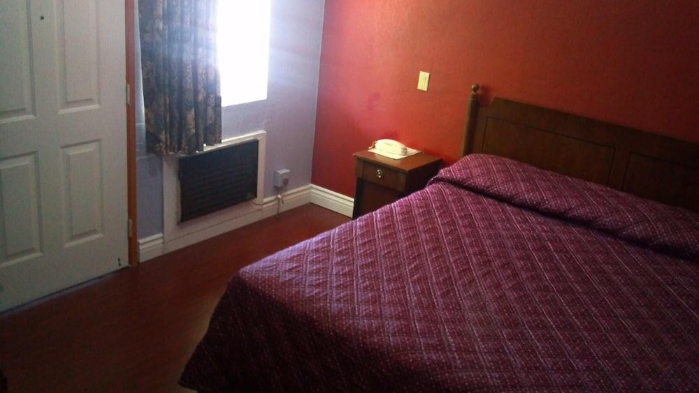 Фото Travel Eagle Inn Motel