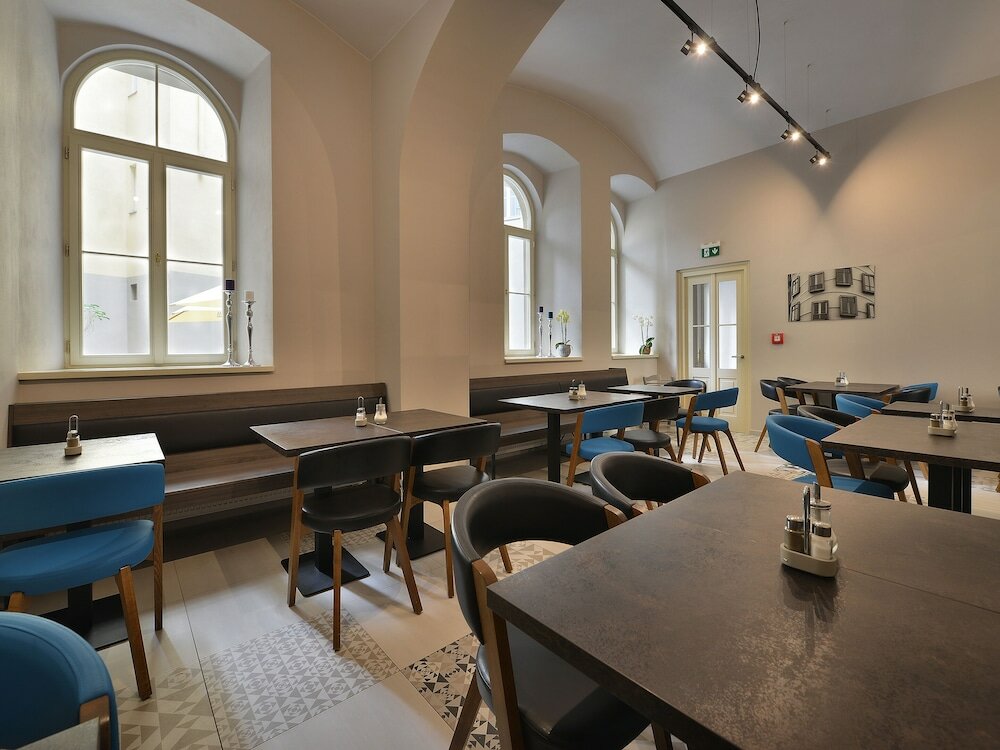 Фото EA Hotel New Town