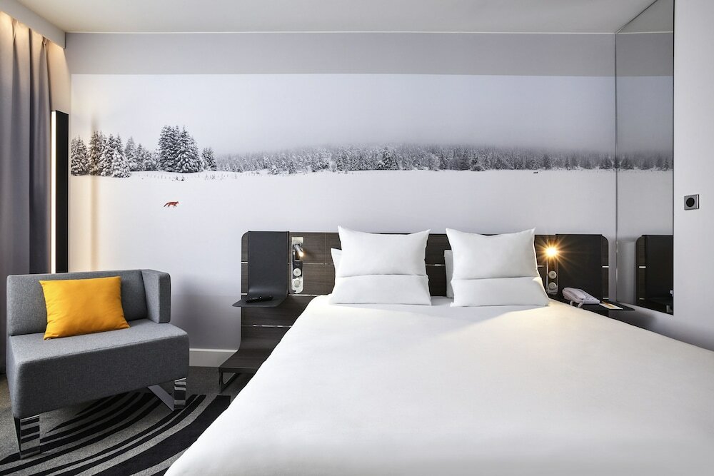 Фото Novotel Edinburgh Centre