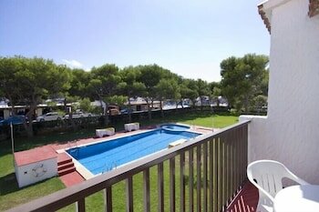 Фото Apartamentos Sol Y Mar Menorca