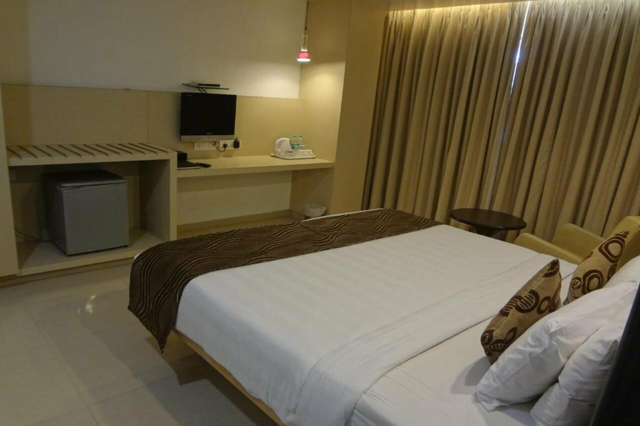 Фото Oriental Residency Hotel