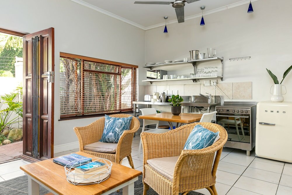 Фото Camps Bay Village