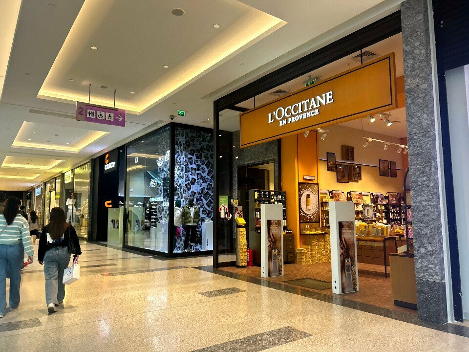 Perfume and cosmetics shop L'Occitane, Baku, photo