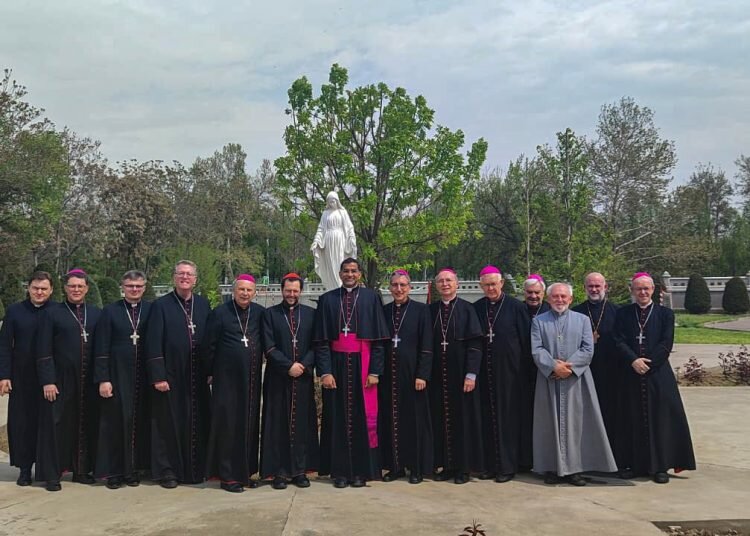Catholic church Serdsa Iısýsa Rım-Katolık shirkeýi, Accol, photo