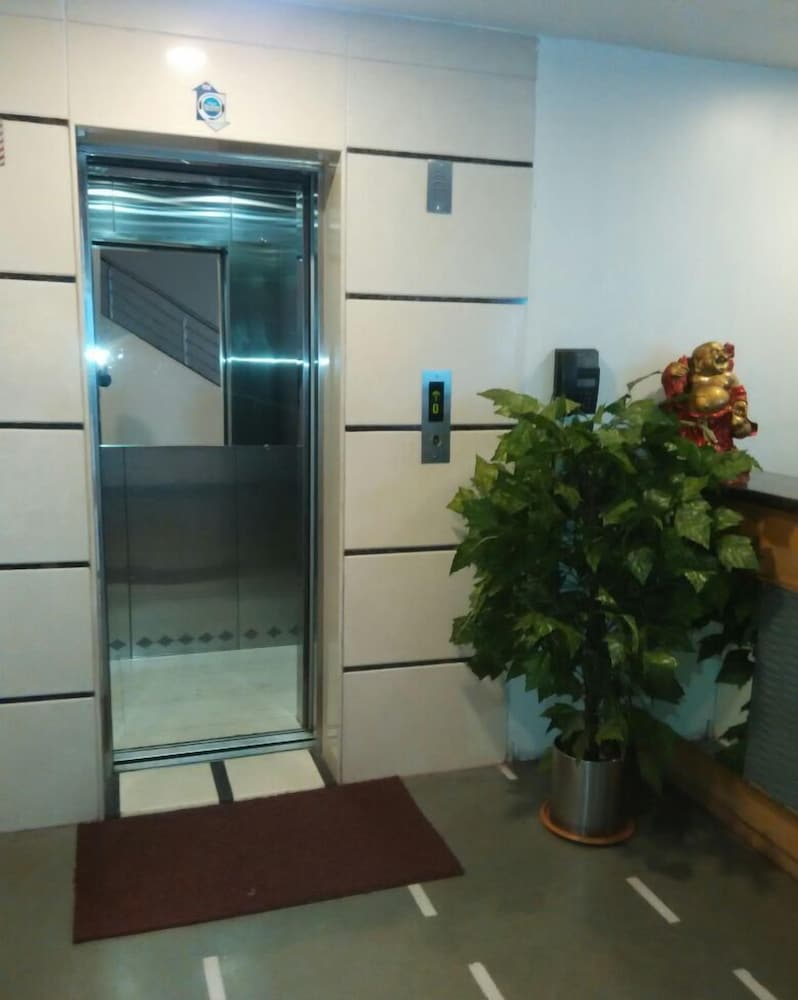 Фото Hotel Basera