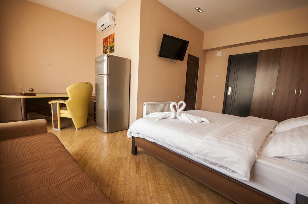 Фото London Palace Tbilisi