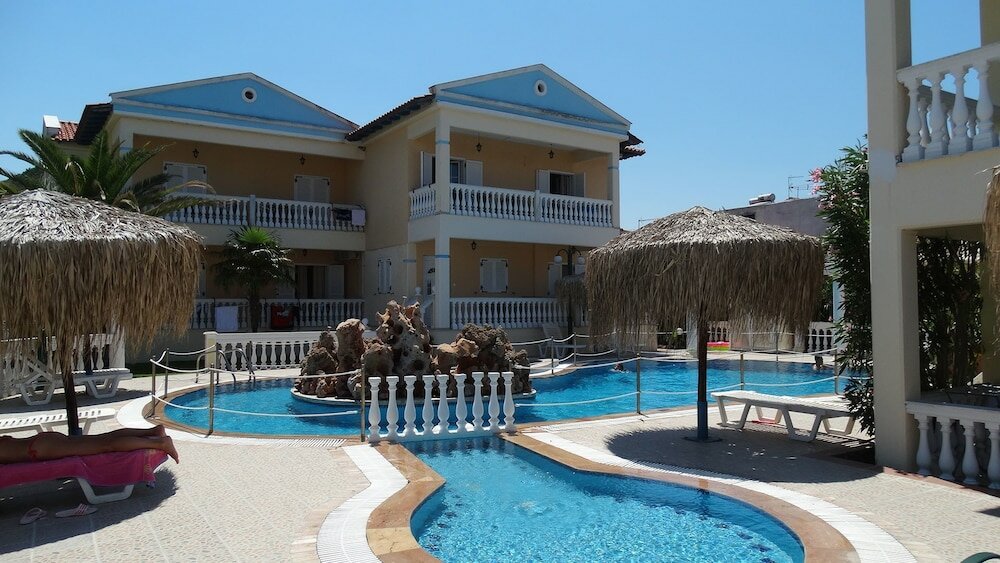 Фото отеля 1