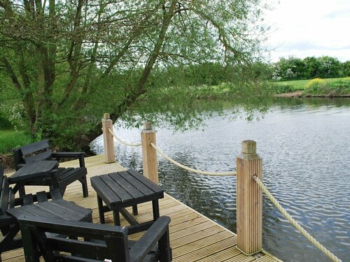 Гостиница The Waters Edge Guest House