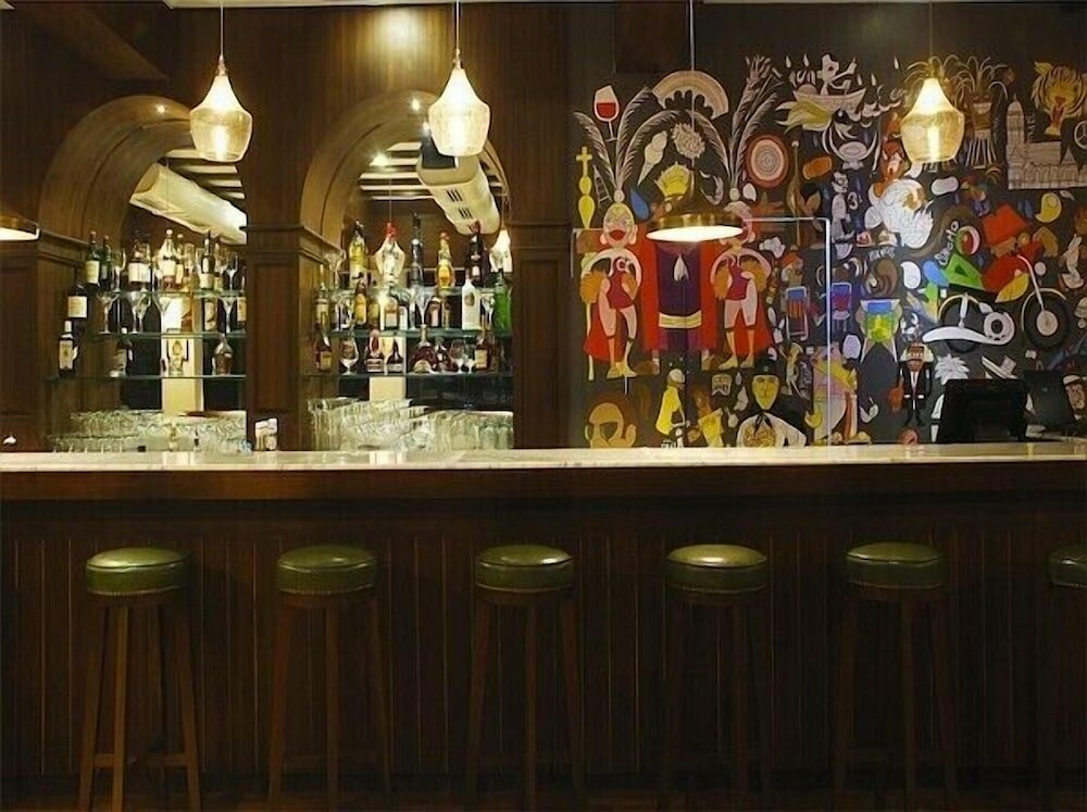 Фото SinQ Party Hotel