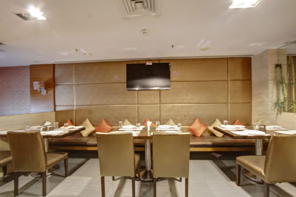 Фото Oyo 8169 Hotel Salem Castle