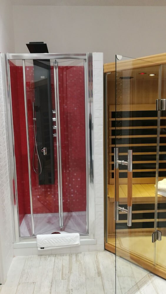 Фото Two Chic Guesthouse