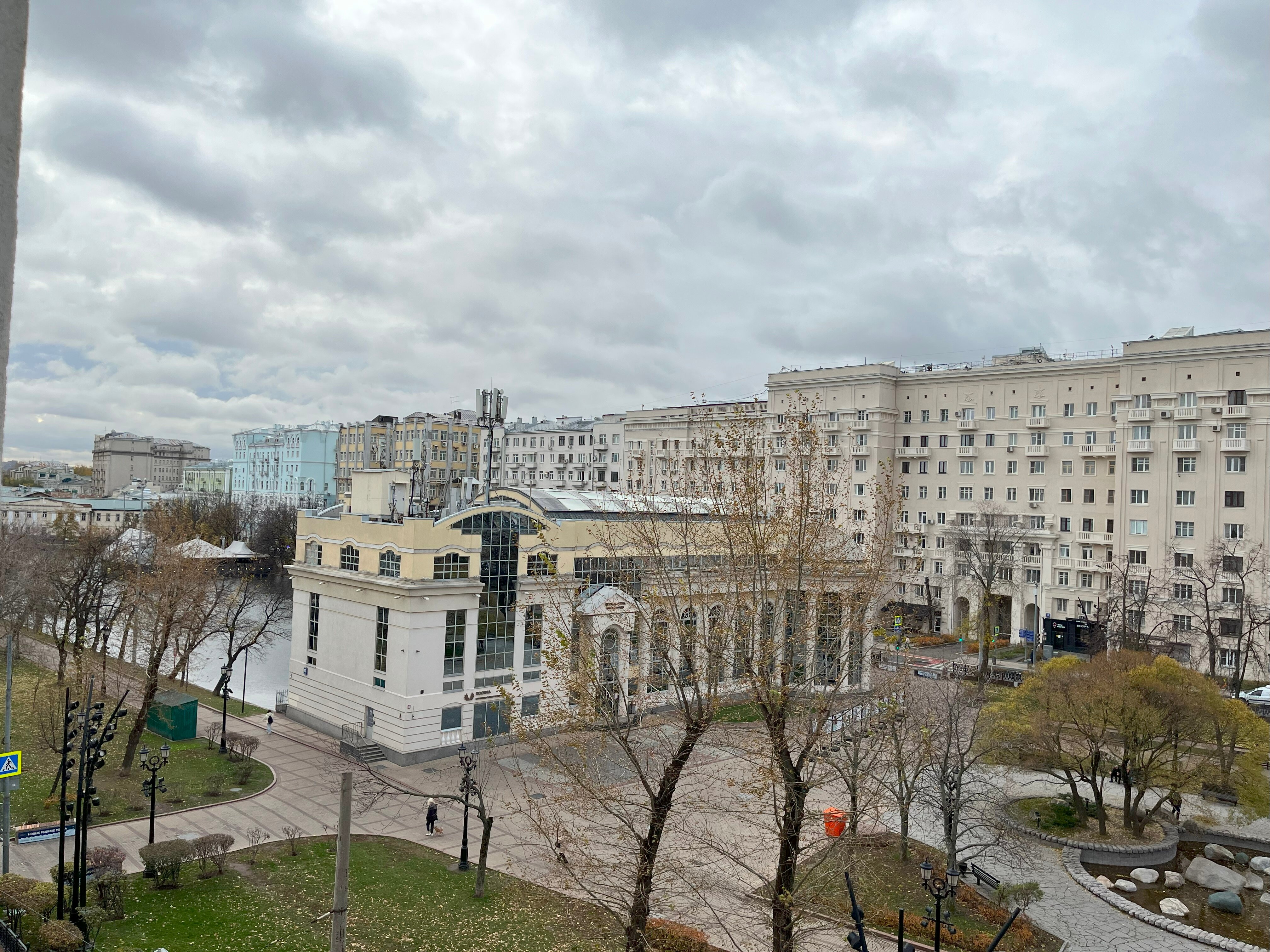 Фото Современник