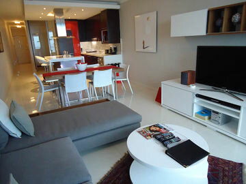 Фото The Crystal Apartments