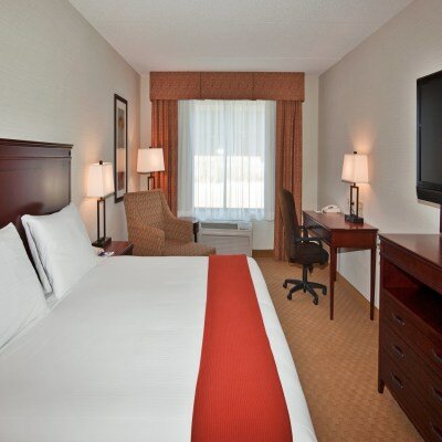 Фото Holiday Inn Express & Suites Brockville