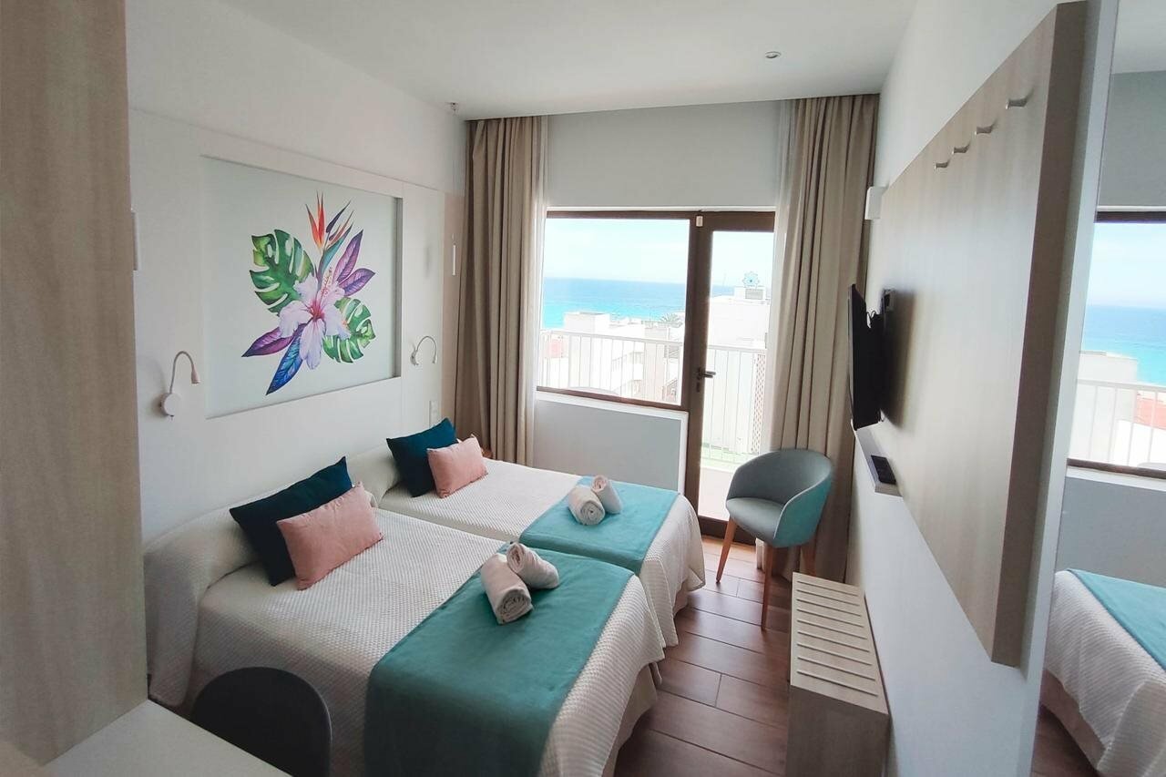 Фото Hotel Anba Romani