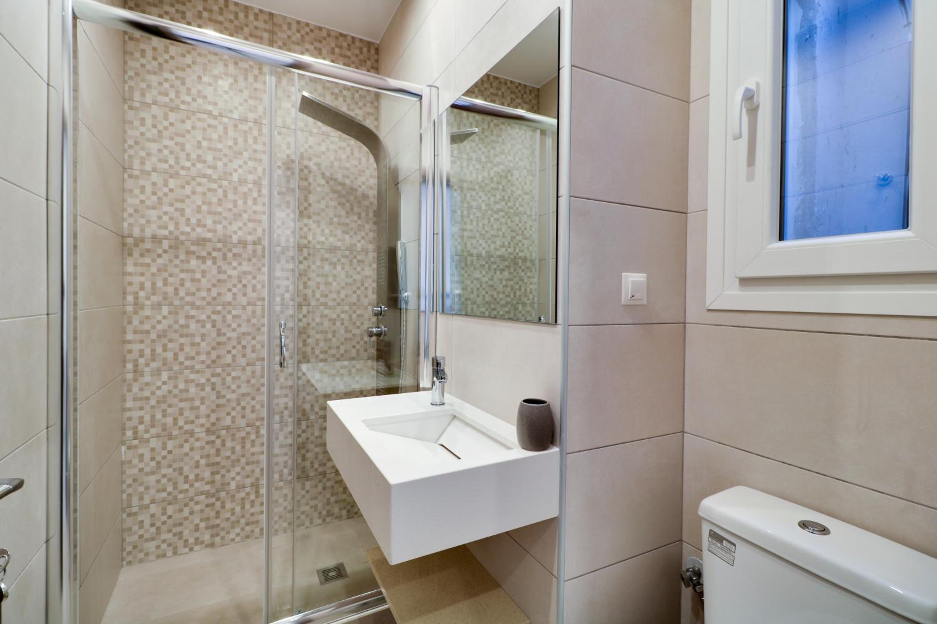 Фото Athens Comfort Suites And Apartments