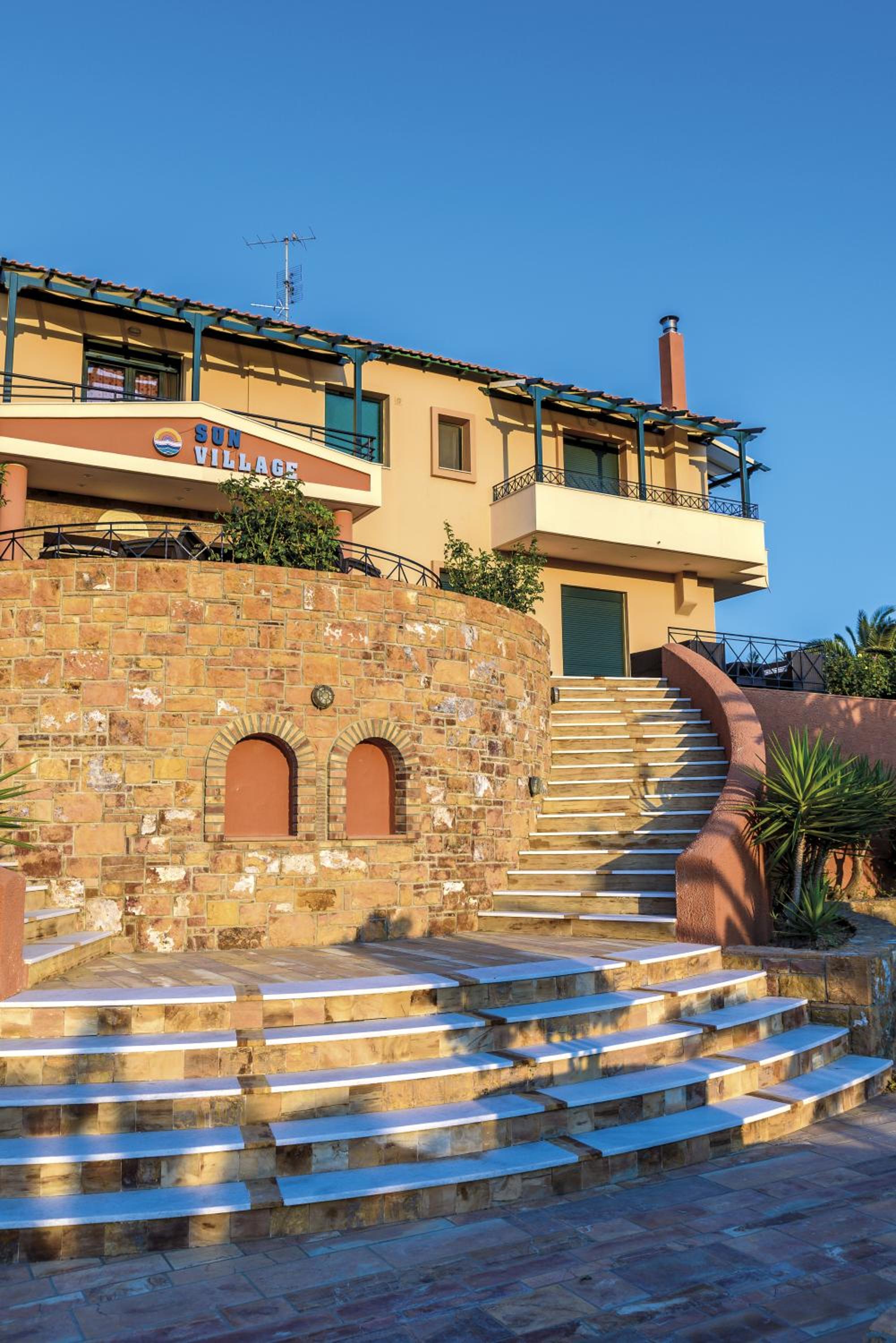 Фото Sun Village Hotel