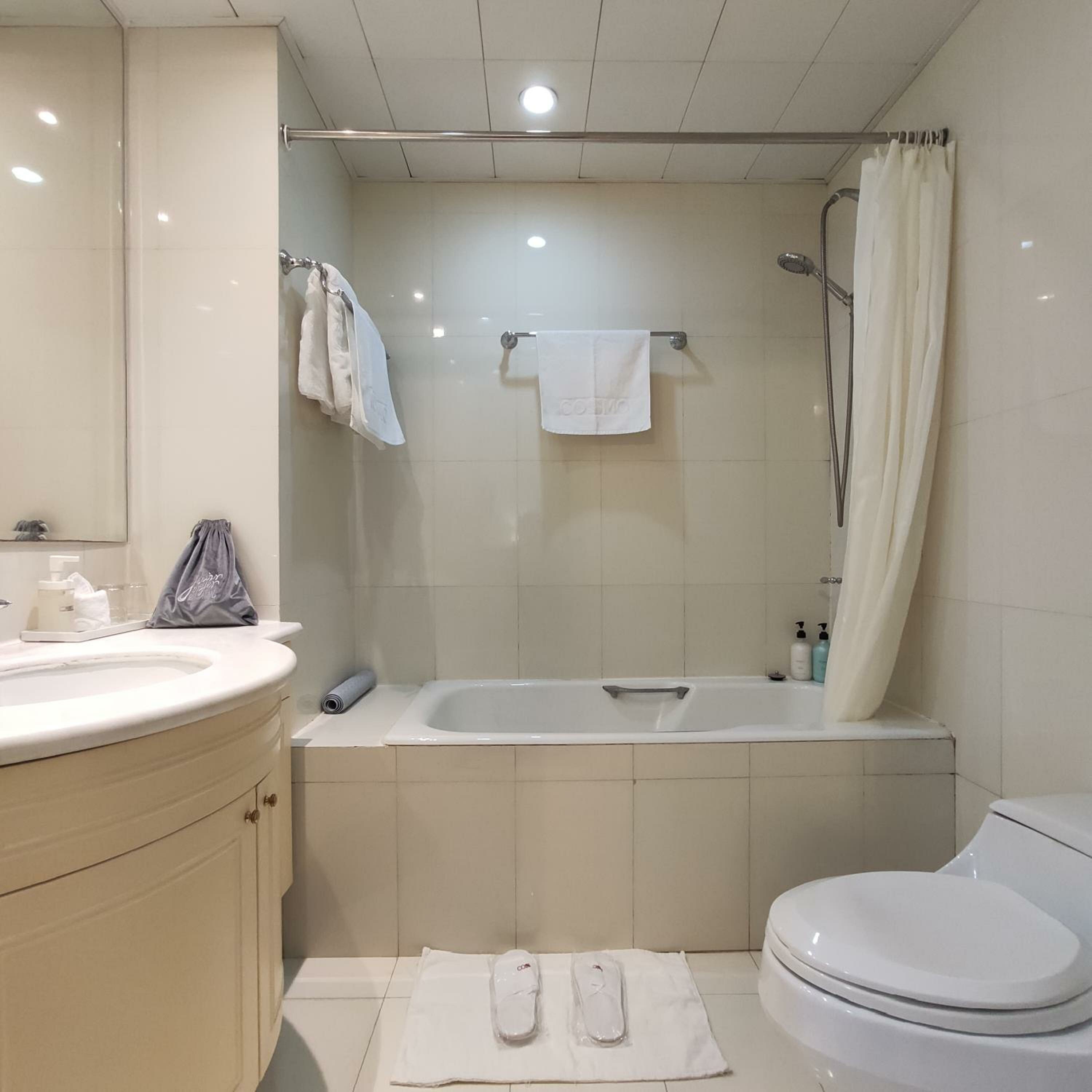 Фото Ladoll Service Apartments Shanghai