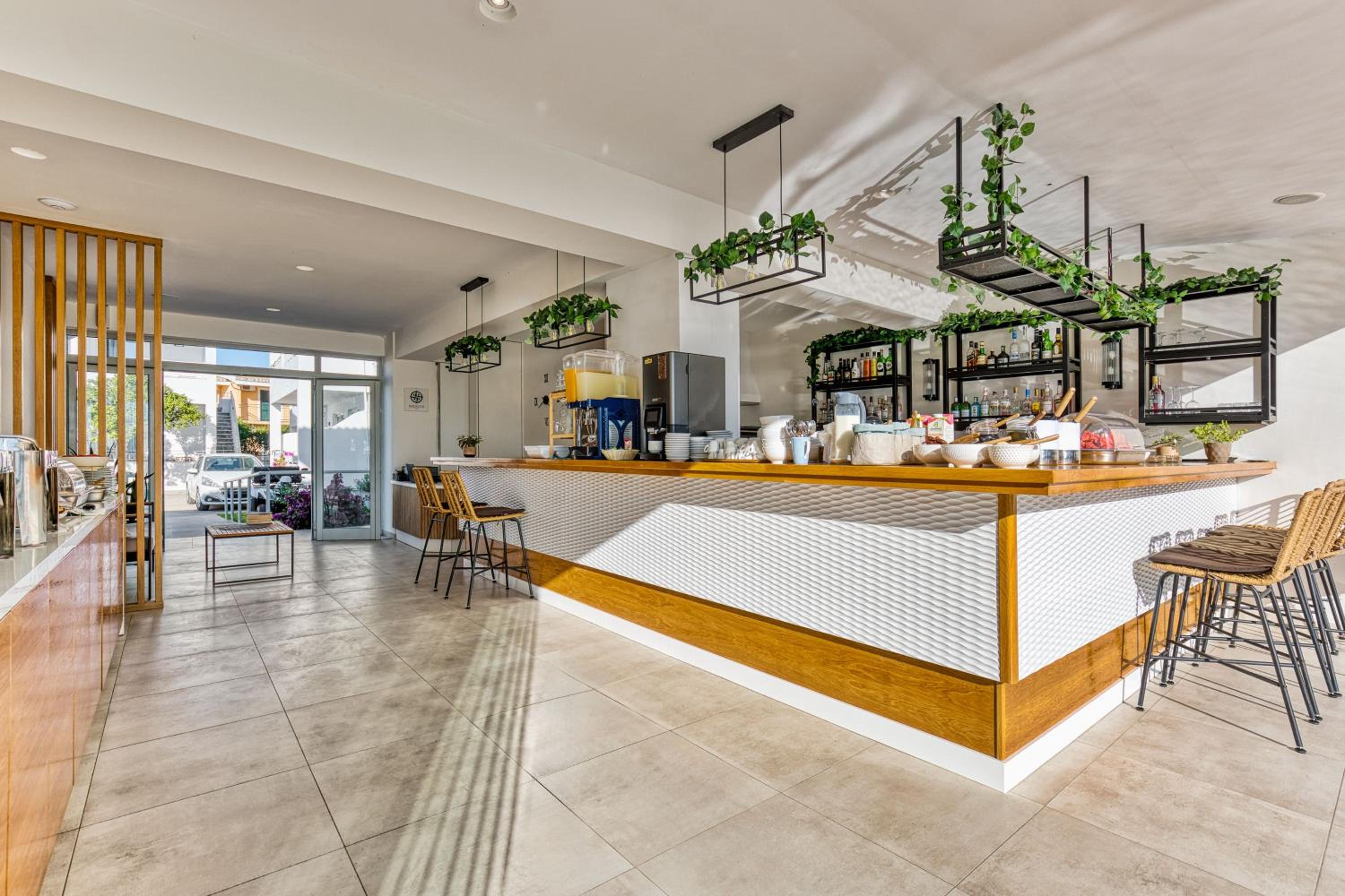 Фото Sirocco Hotel