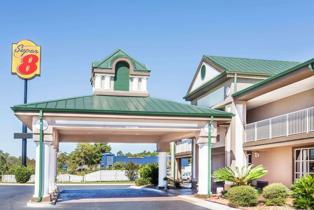 Hotel Super 8 Marianna, State of Florida, photo