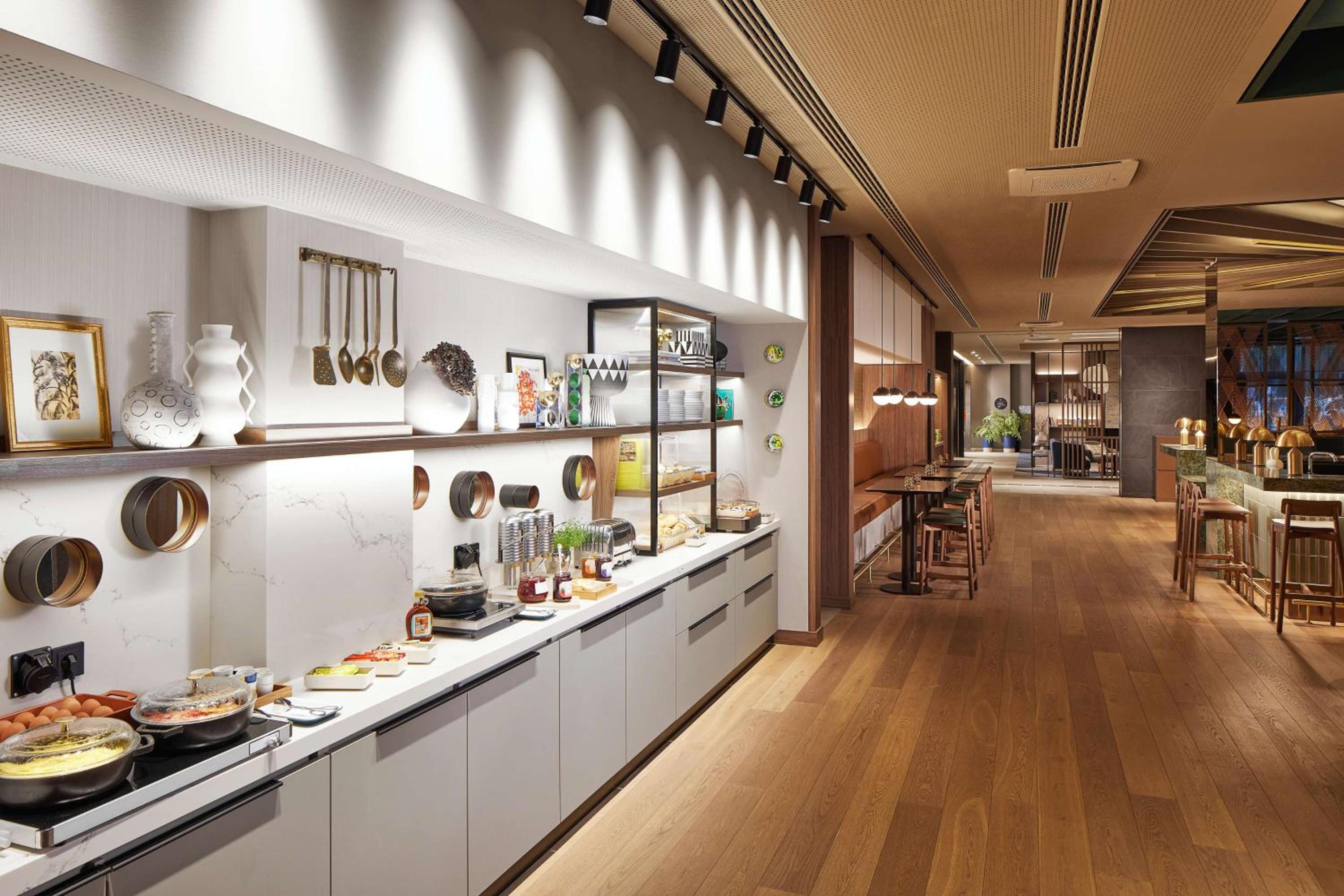 Фото Adina Apartment Hotel Dusseldorf