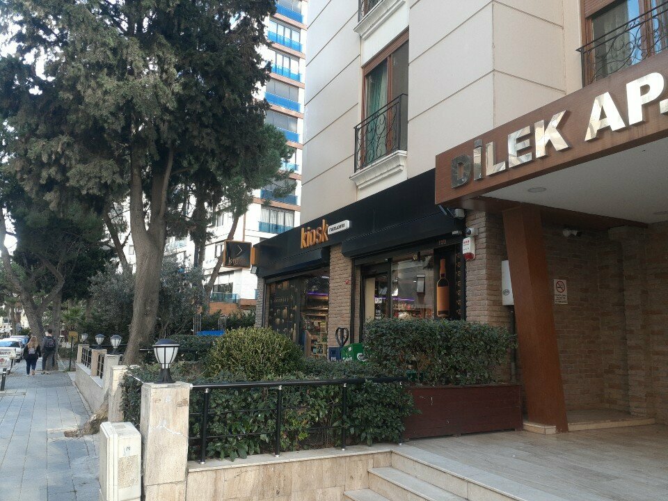 Supermarket Kiosk Macrocenter, Istanbul, photo