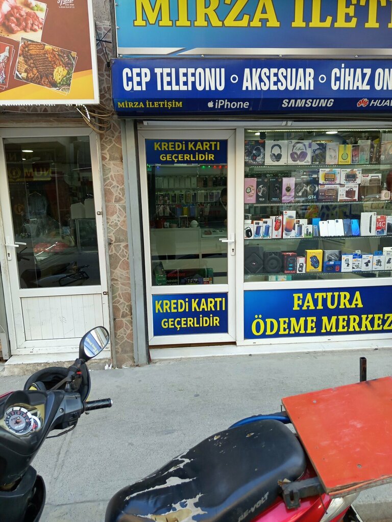 Items for mobile phones Mirza Communication, Izmir, photo