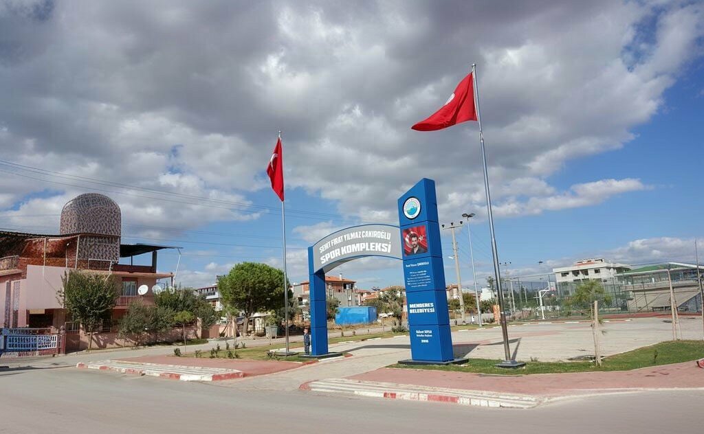 Sports center Şehit Fırat Yılmaz Çakıroğlu Spor Kompleksi, Izmir, photo