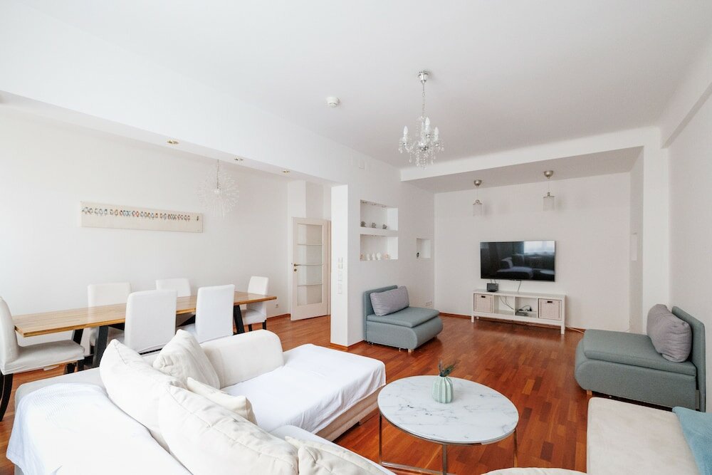 Фото Operastreet.com Apartments