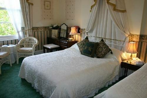 Гостиница Fleurie House в Торки