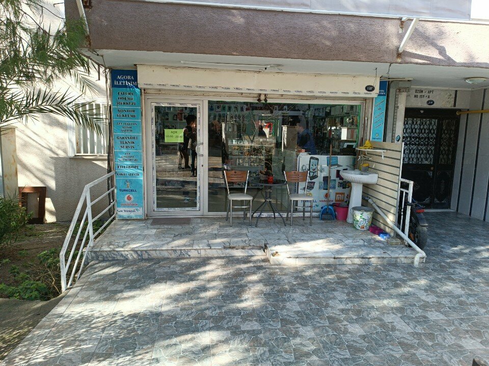 Mobile phone store Agora Iletisim, Izmir, photo