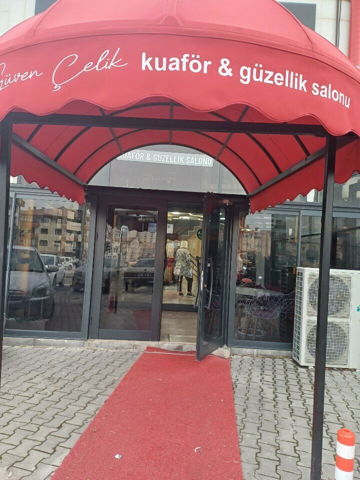 Hairdresser Guven Celik, Ankara, photo