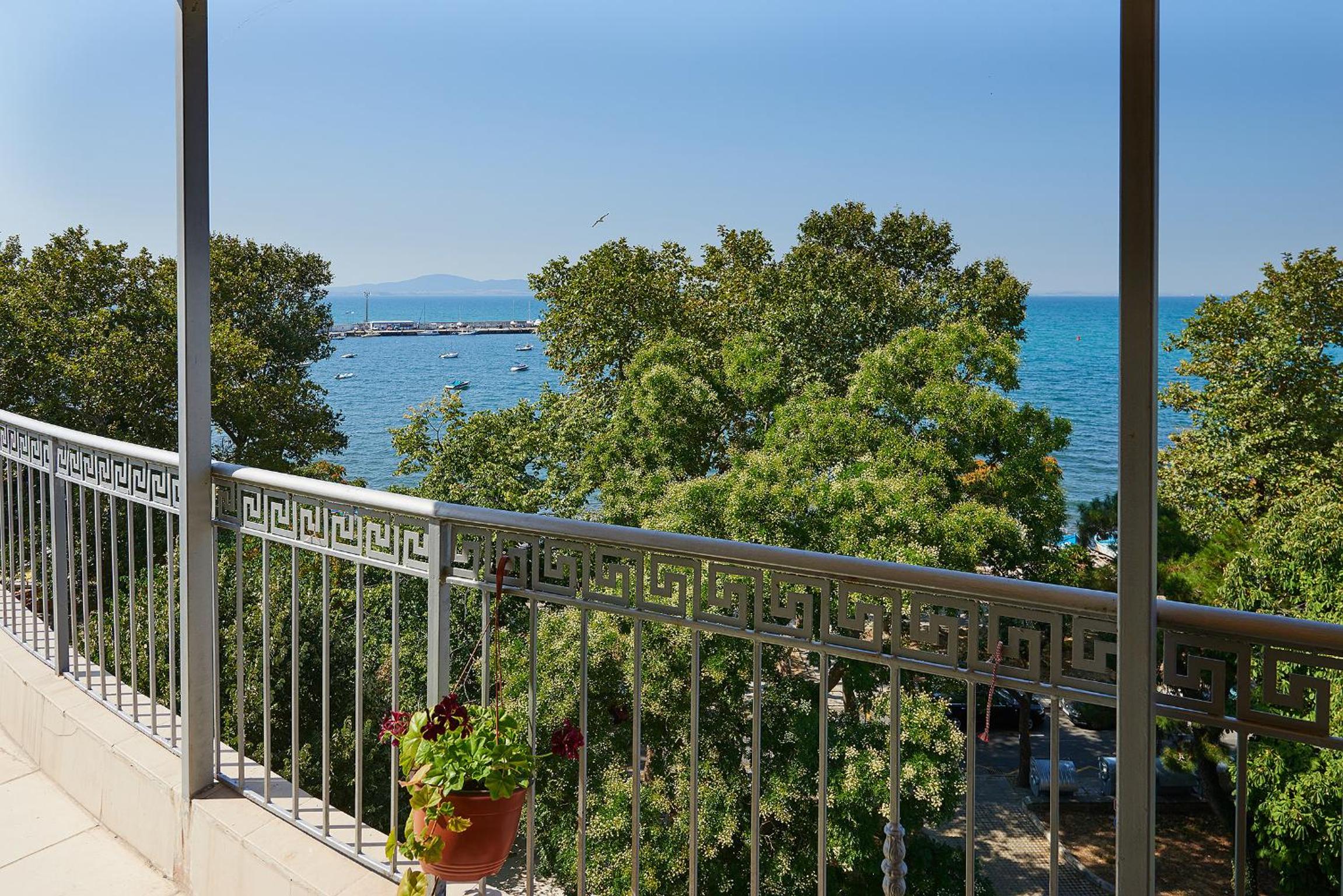 Фото Hotel Paradise Pomorie