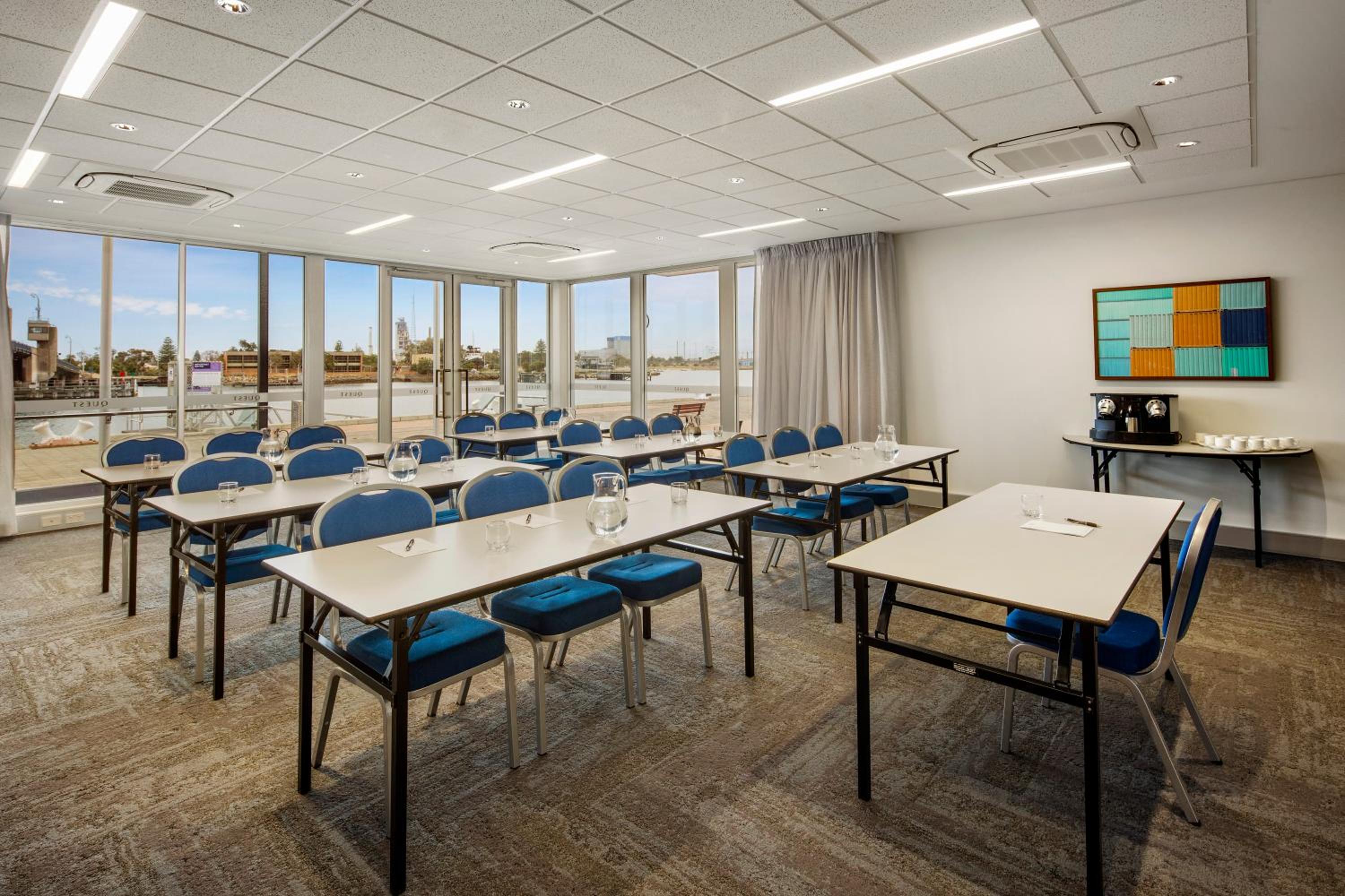 Фото Quest Port Adelaide