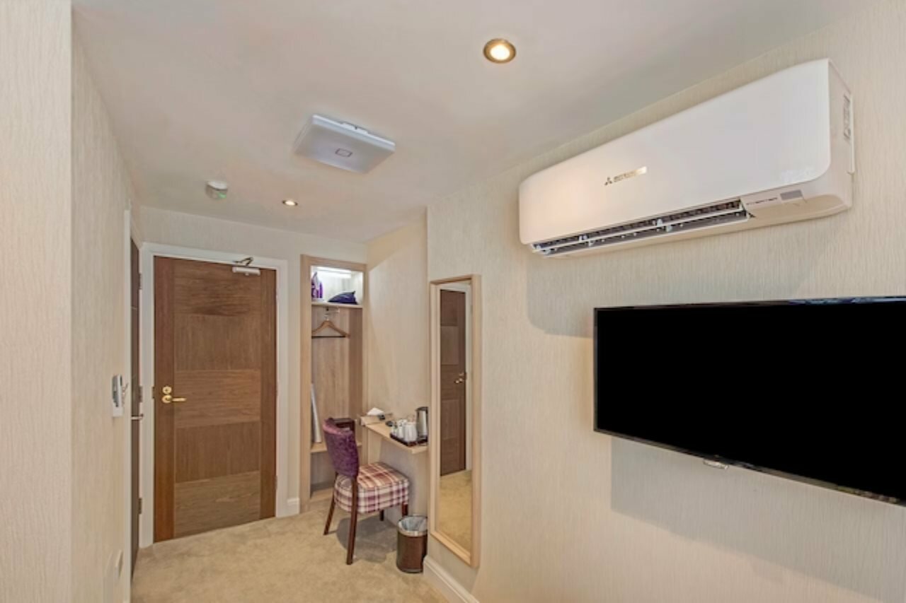 Фото Oyo Townhouse 30 Sussex Hotel