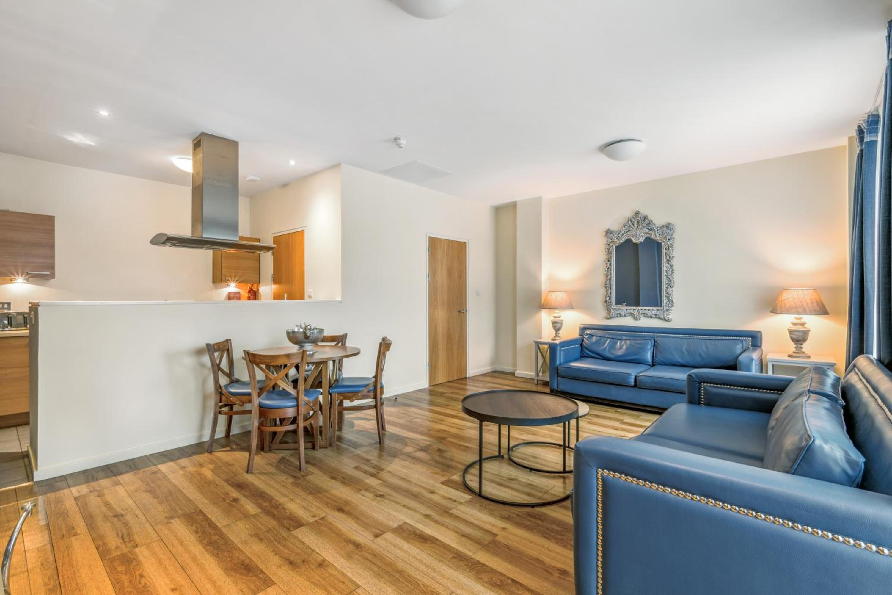 Фото Princes Street Suites