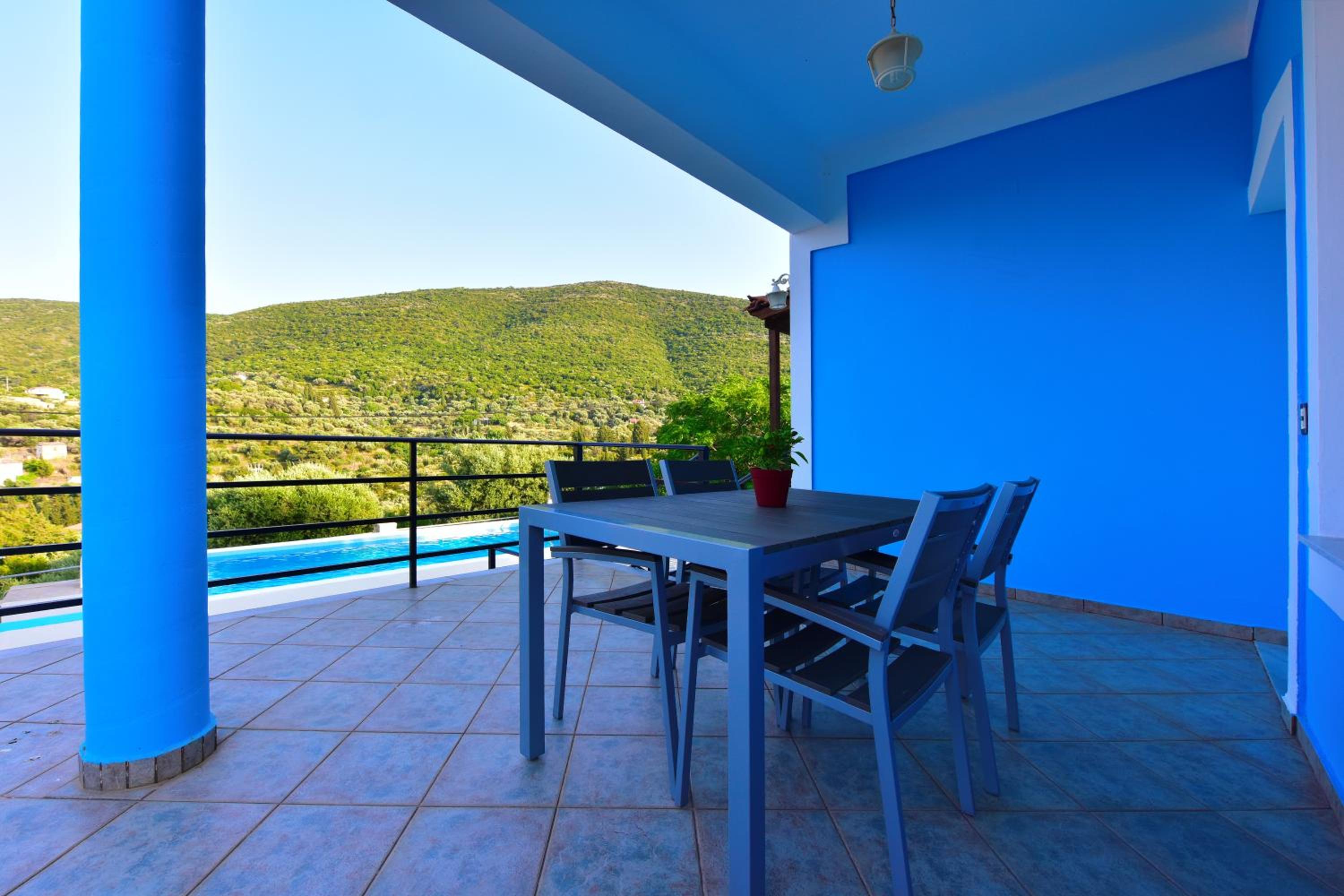 Фото Mouzakis Villas