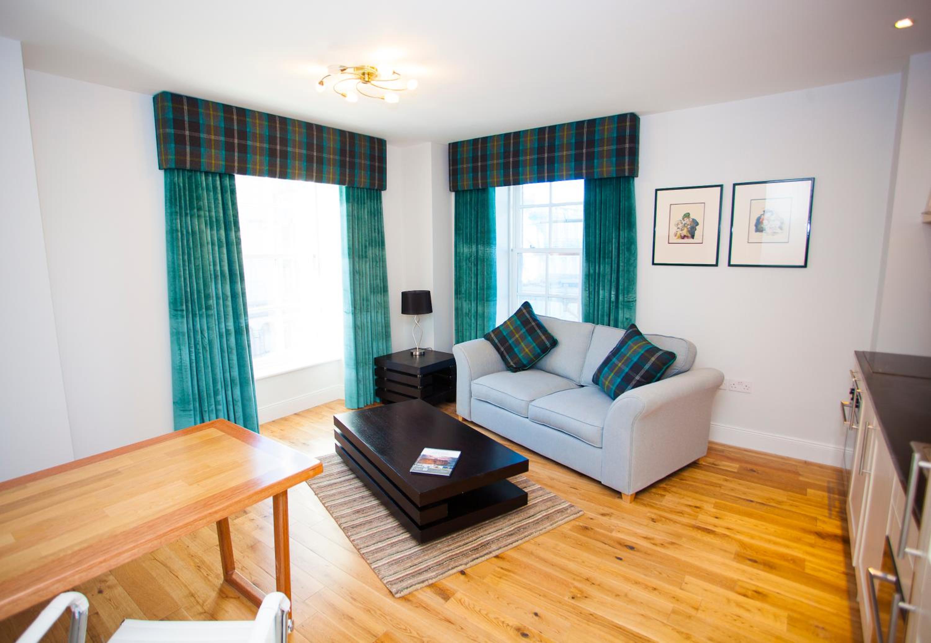 Фото Royal Athenaeum Suites