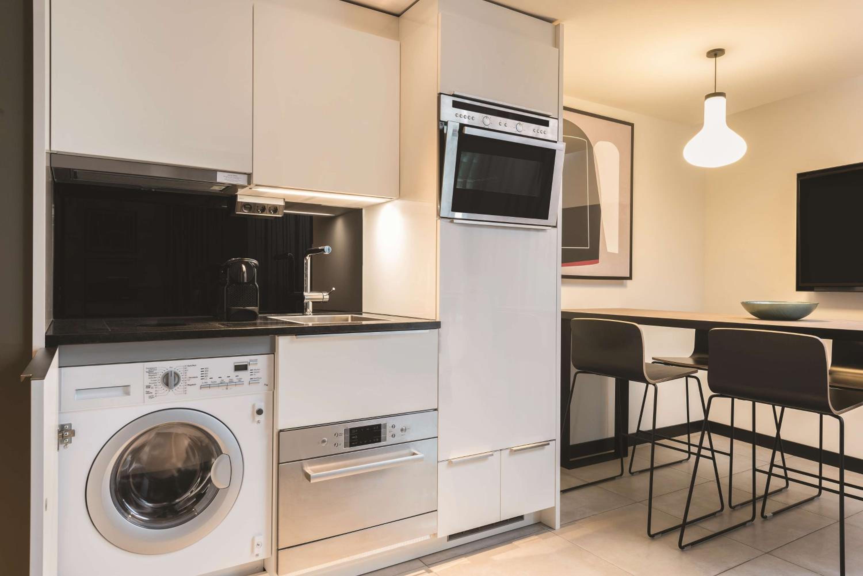 Фото Adina Apartment Hotel Hamburg Speicherstadt