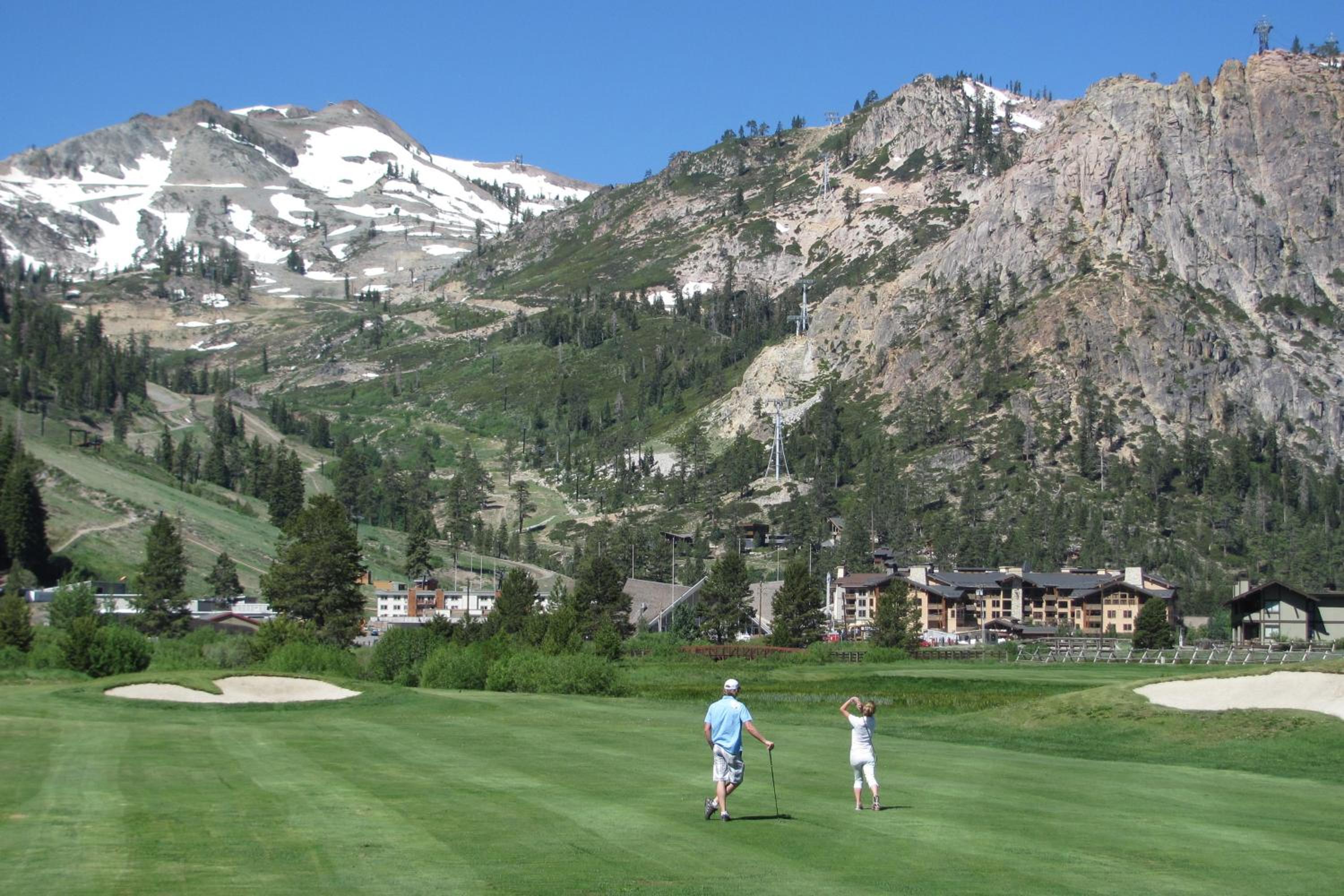 Фото The Village at Palisades Tahoe