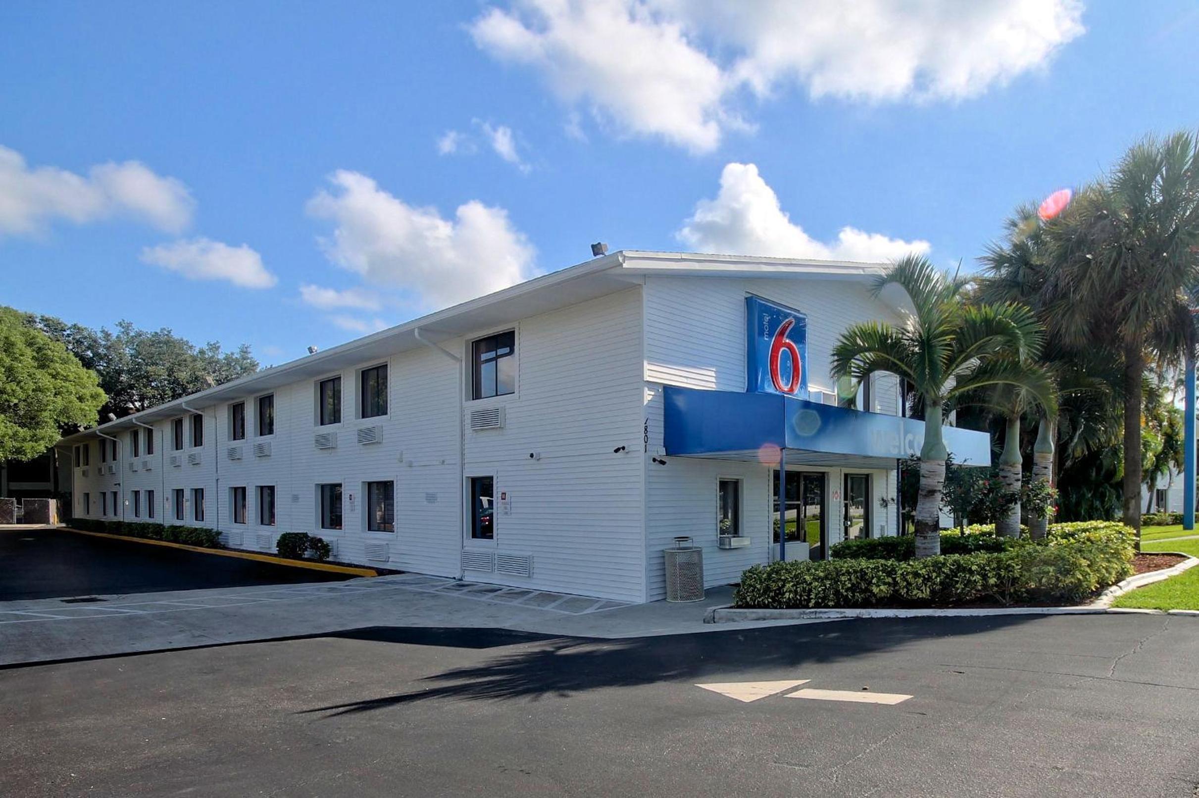 Фото Motel 6 Fort Lauderdale, Fl