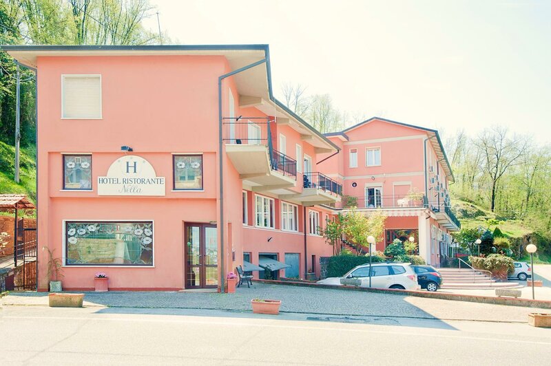 Гостиница Hotel Nella в Специи