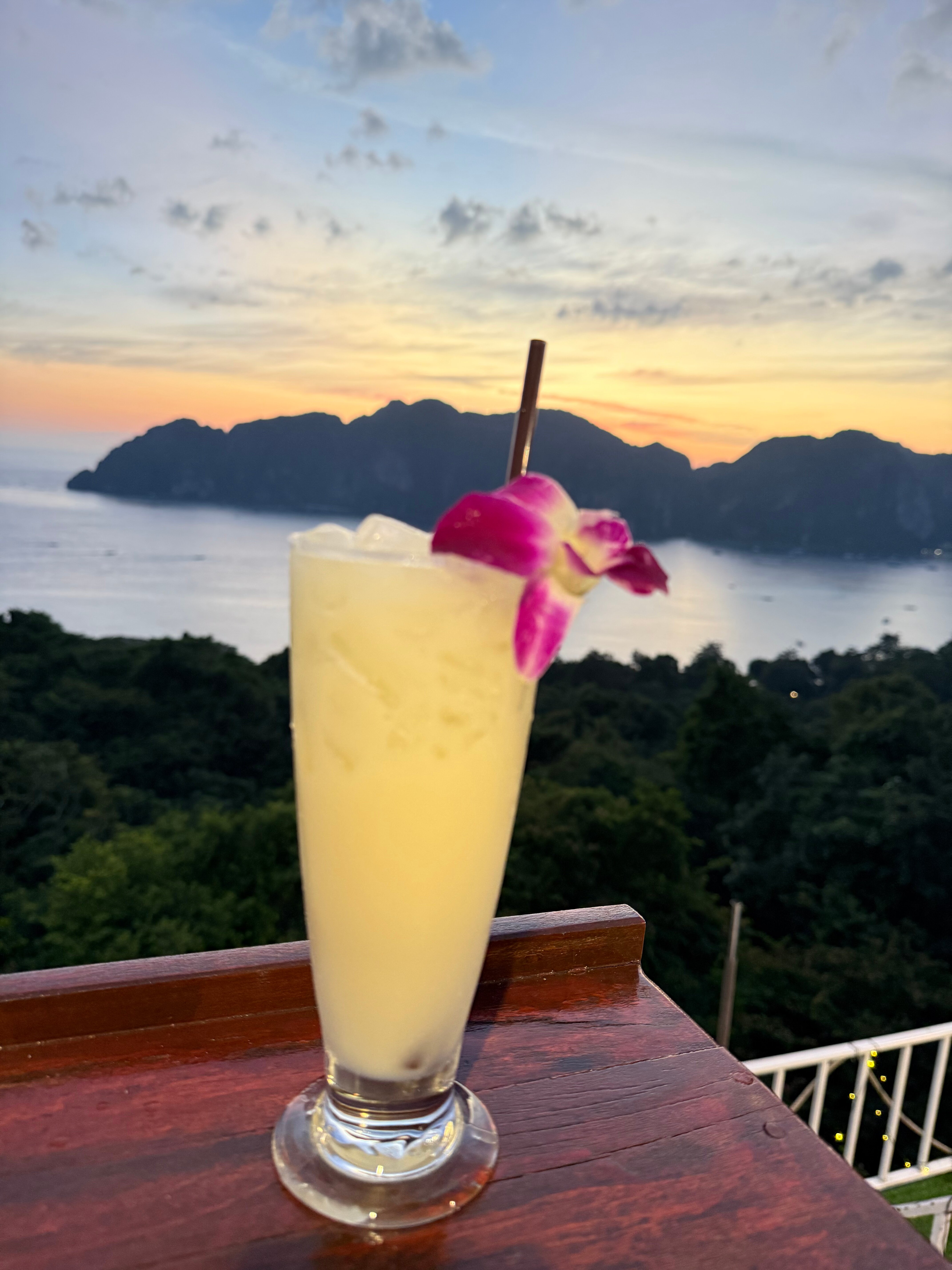 Фото Phi Phi Mountain Beach Resort