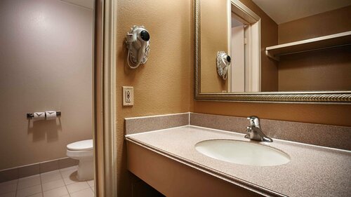 Гостиница Best Western Valencia Inn в Санта-Кларите